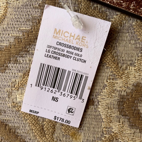 Michael Kors rose gold crossbody. - Picture 6 of 7